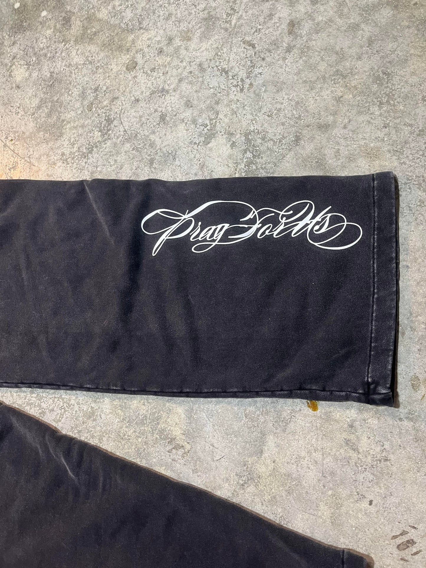 PRAY FOR US VINTAGE WASH SWEATPANTS